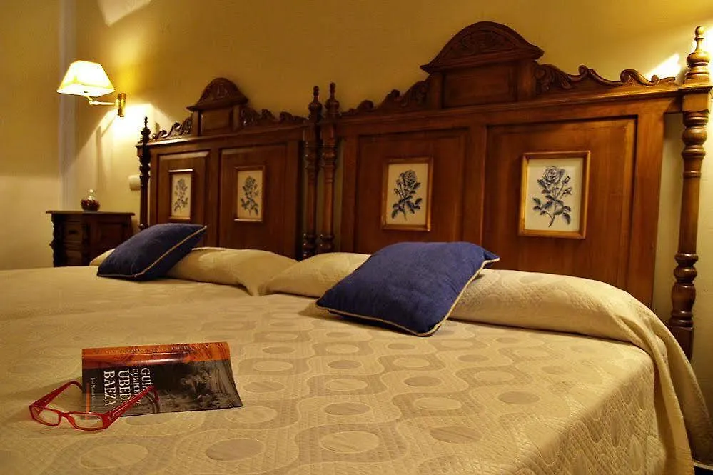 Hotel Rosaleda Don Pedro Убеда