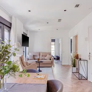 *** Aparthotel Limehome Calle Ancha Del Carmen - Digital Access Spanien